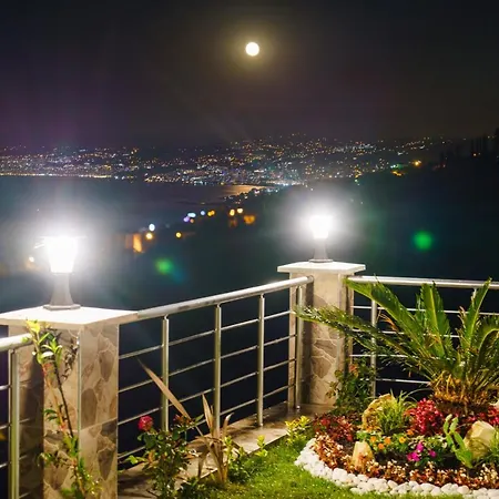 Manzarasiyla Bueyueleyen Luex Trabzon