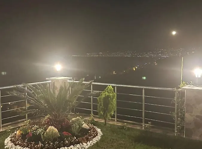 Manzarasiyla Bueyueleyen Luex Semesterbostad Trabzon