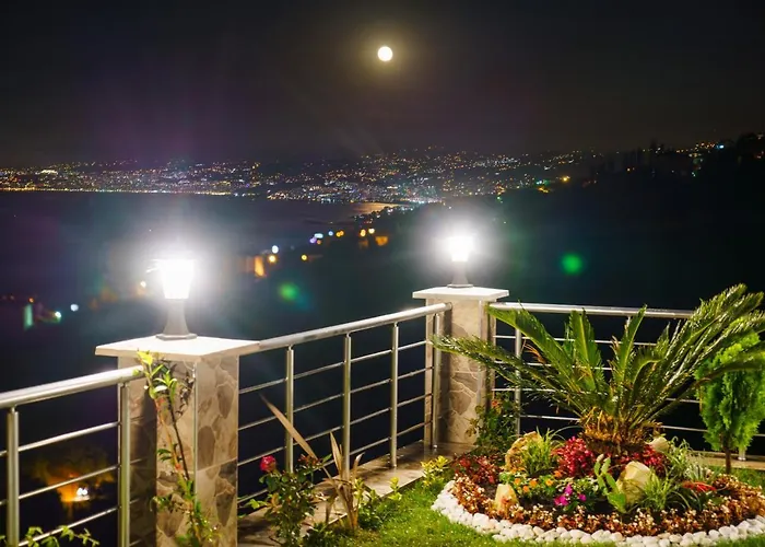 Manzarasiyla Bueyueleyen Luex Trabzon