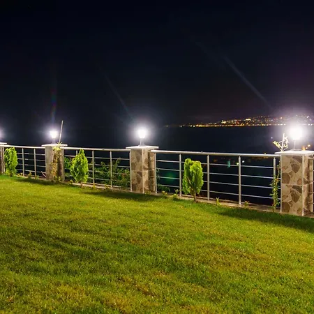 Tatil Evi Manzarasıyla Büyüleyen Lüx *