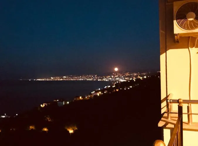 Manzarasiyla Bueyueleyen Luex Дом отдыха Трабзон